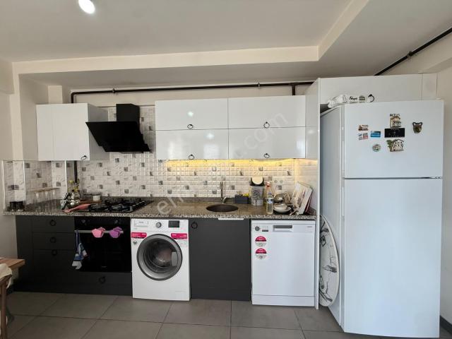 Mithatpaşa'da/4yaş/site/2+1/ç.banyo/kombili/full Eşyalı/güvenlik