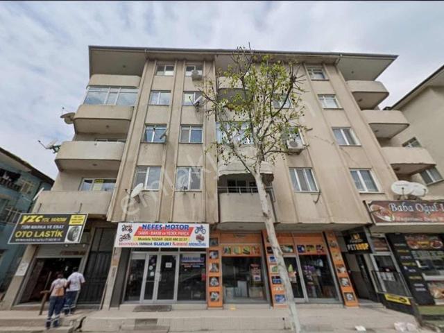 Mithatpaşa'da Cadde Üzeri 3+1 Kiralık Daire