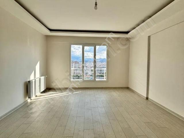 Mithatpaşa'da Kiralık Daire