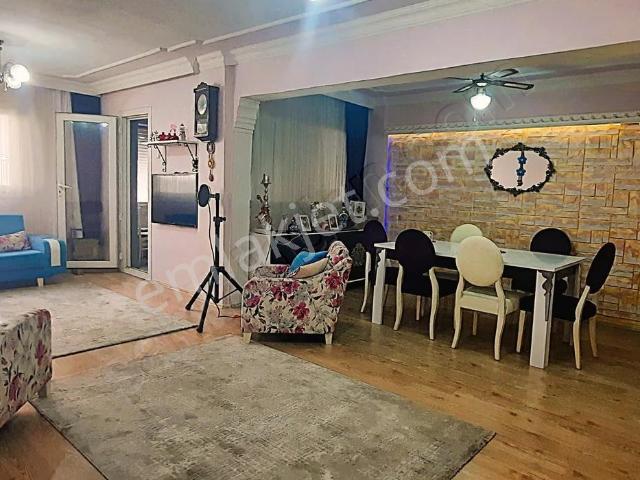 Mithatpaşa'da Çift Cepheli, 4+1, 120m² Geniş Aile Dairesi
