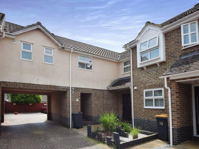 Mitre Close, Riverfield Drive. 1 bed coach house to rent £1,050 pcm £242 pw