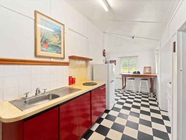Mixed Use Opportunity on a Prime Sandgate Corner