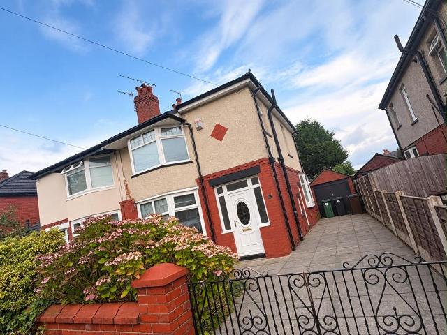 Mizpah Grove, Bury, BL8 3 bed house to rent £1,200 pcm £277 pw