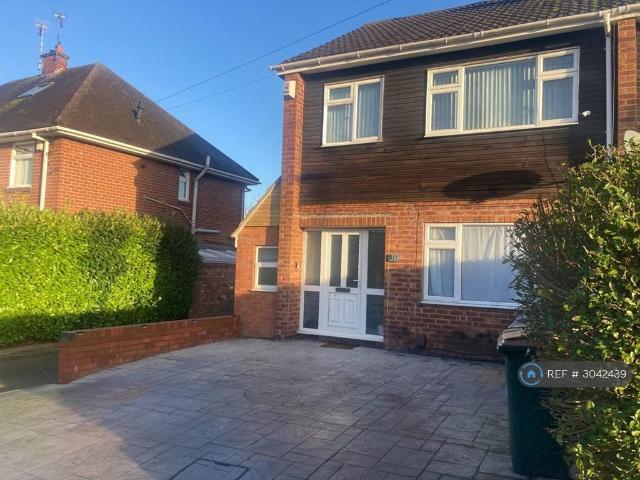 Momus Boulevard, Coventry, CV2 3 bed semi detached house to rent £1,250 pcm £288 pw