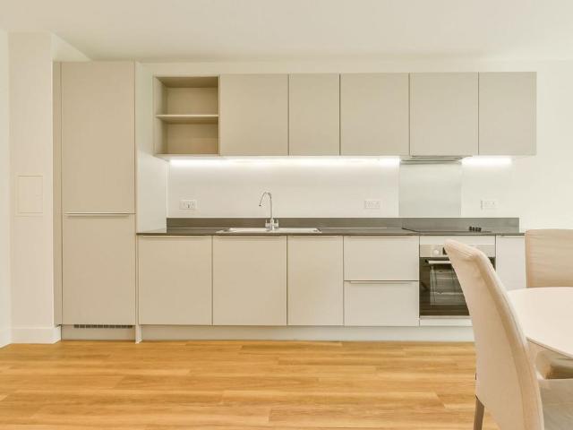 Momento Kew Bridge, Kew Bridge. Studio to rent £2,040 pcm £471 pw