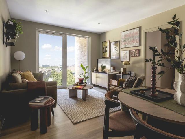 Momento, Renshaw's Yard, 28 Mill. 2 bed apartment to rent £2,200 pcm £508 pw