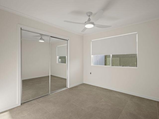 MOMENTS FROM THE BEACH FRESHLY RENOVATED w/ LARGE SOLAR BATTERY SYSTEM + DUCTED AC