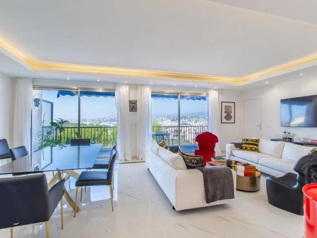Mont Boron, luxe et volupté, vue panoramique mer, terrasse. 90m² Nice