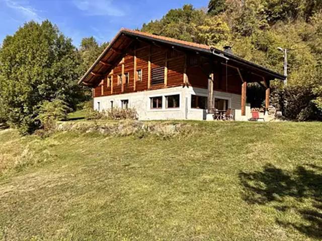 Mont Saxonnex 74130 Achat / Vente maison 8 pièces t8 terrasse parking
