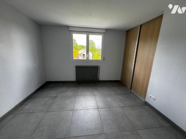 MONT SOUS VAUDREY 39380 MAISON INDIVIDUELLE DE TYPE 5 EN PARFAIT ETAT