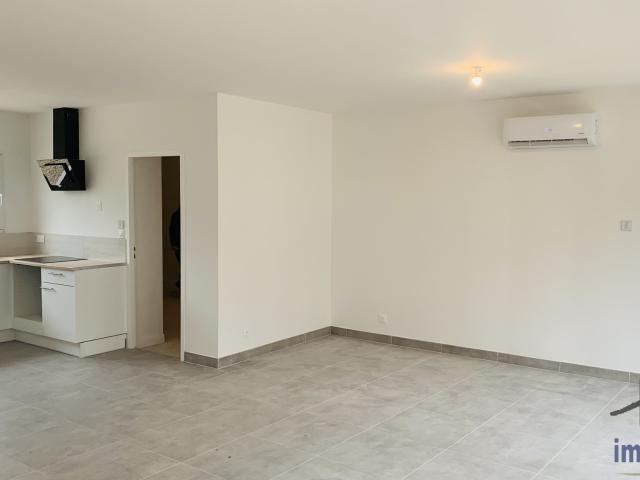 Montcaret: maison neuve mitoyenne 3 chambres avec garage et jardin