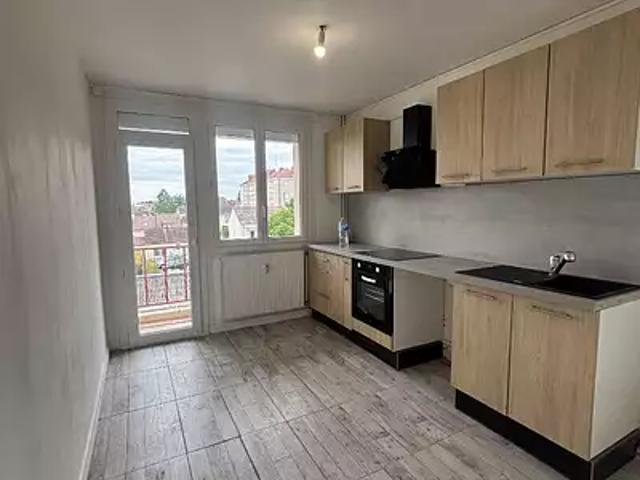 Montceau les Mines 71300 Location appartement 3 pièces t3 au dernier étage