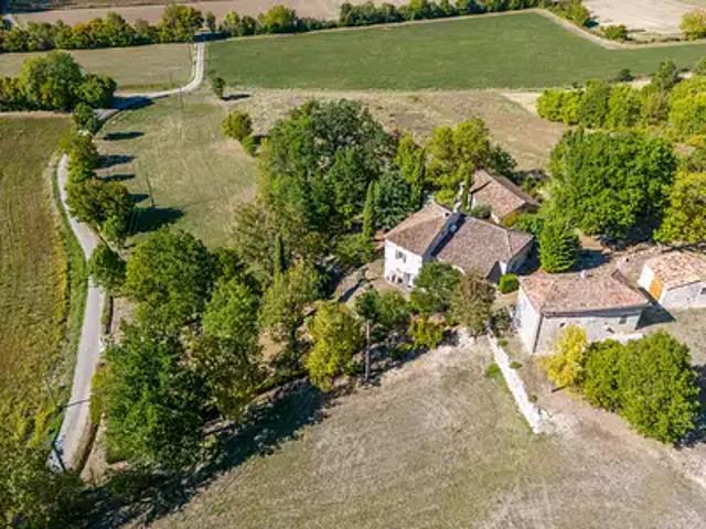 Montcuq en Quercy Blanc 46800 Achat / Vente maison 5 pièces t5