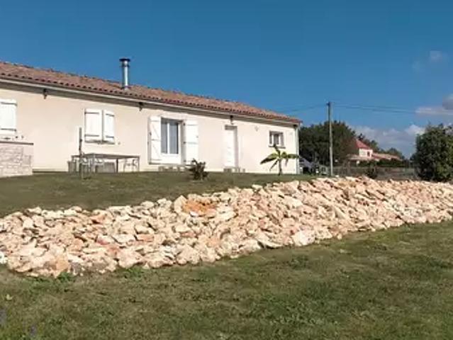 Montcuq en Quercy Blanc 46800 Achat / Vente maison 5 pièces t5 parking