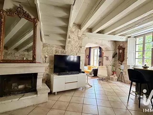 Montcuq en Quercy Blanc 46800 Achat / Vente maison 6 pièces t6 terrasse cave