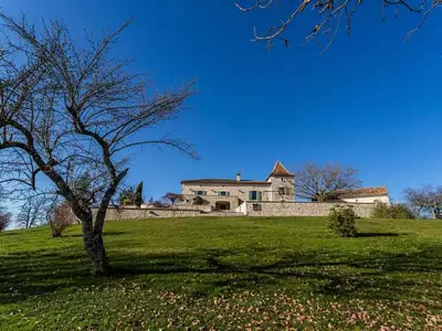 Montcuq en Quercy Blanc 46800 Achat / Vente maison 8 pièces t8