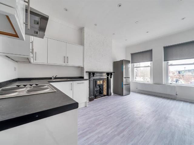 Montana House, Gibbon Road KT2, 2 bed flat to rent, £2,000 pcm | PrimeLocation