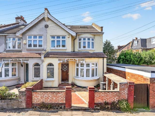 Montana Road, London SW17, 3 bed maisonette to rent, £3,250 pcm | PrimeLocation