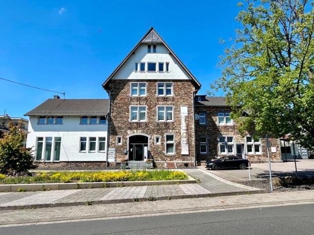 Montabaur, stilvolle Wohnung im historischen Bahnhofsgebäude frisch saniert *VIRTUELLE 360° BESICHTIGUNG AUF ANFRAGE