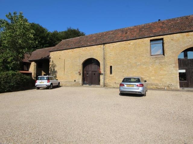 Montacute TA15 4 bed terraced house to rent £1,595 pcm £368 pw