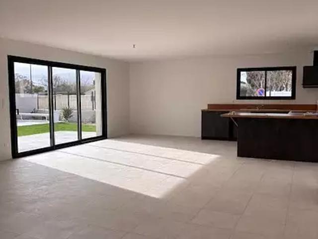Montady 34310 Location maison 5 pièces t5 piscine terrasse