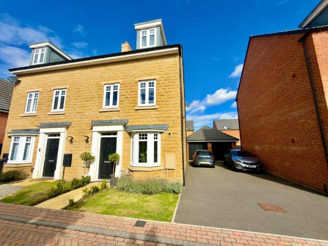 Montagu Close, Wetherby LS22 4 bed semi detached house to rent £1,850 pcm £427 pw