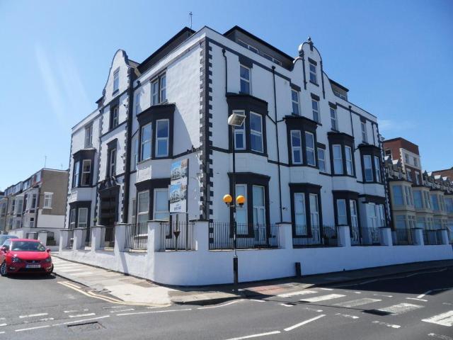 Montague Apartments, Whitley Bay, NE26 2 bed apartment to rent £1,500 pcm £346 pw
