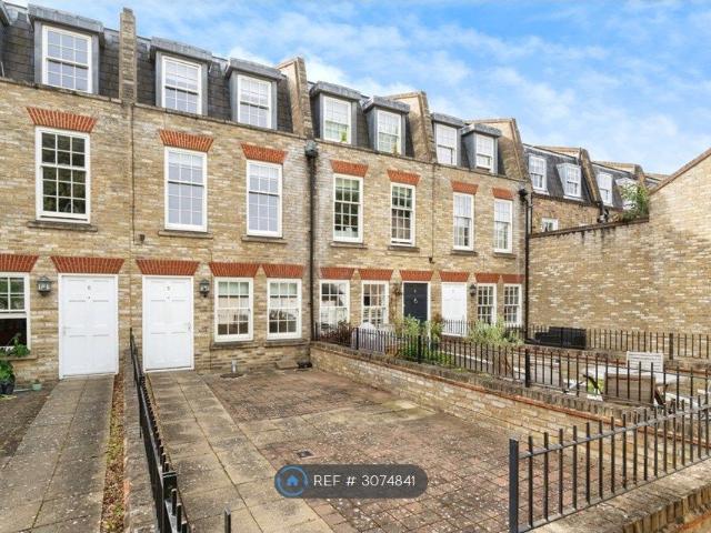 Montague Mews, London E3, 3 bed terraced house to rent, £3,300 pcm | PrimeLocation