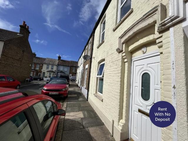 Montague Road, Ramsgate, Kent, CT11 2 bed terraced house to rent £1,095 pcm £253 pw