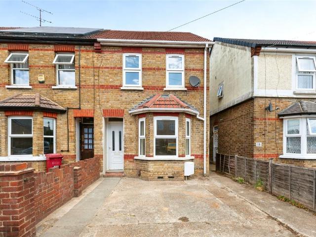 Montague Road, Slough, Berkshire SL1, 3 bed end terrace house to rent, £1,900 pcm | PrimeLocation