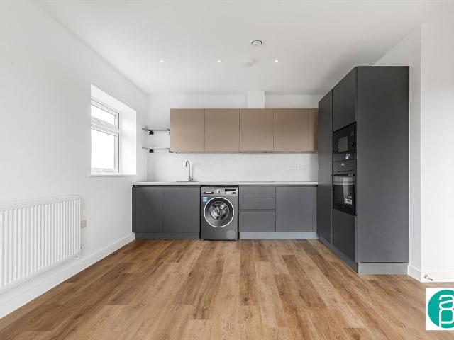Montague Road, Wimbledon SW19, 1 bed flat to rent, £2,000 pcm | PrimeLocation