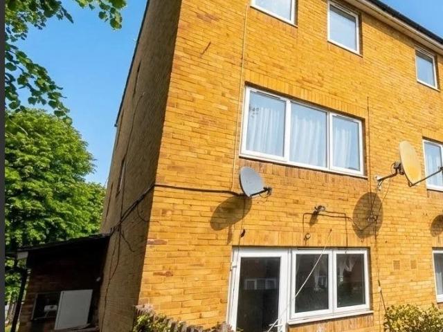 Montague Square, London SE15 4 bed end of terrace house to rent £3,100 pcm £715 pw