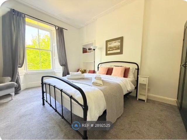 Montague St, Edinburgh EH8, 4 bed flat to rent, £3,250 pcm | PrimeLocation