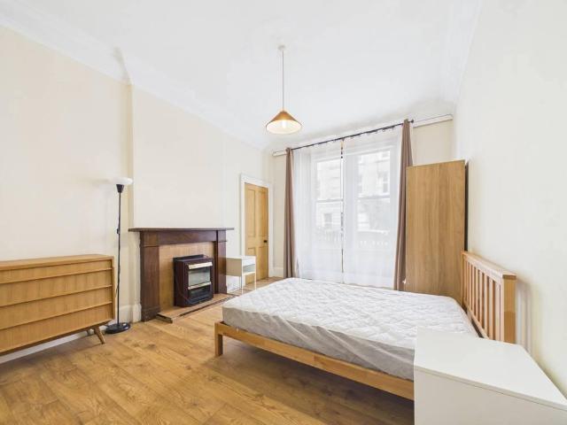 Montague Street, Edinburgh, EH8 2 bed apartment to rent £1,350 pcm £312 pw
