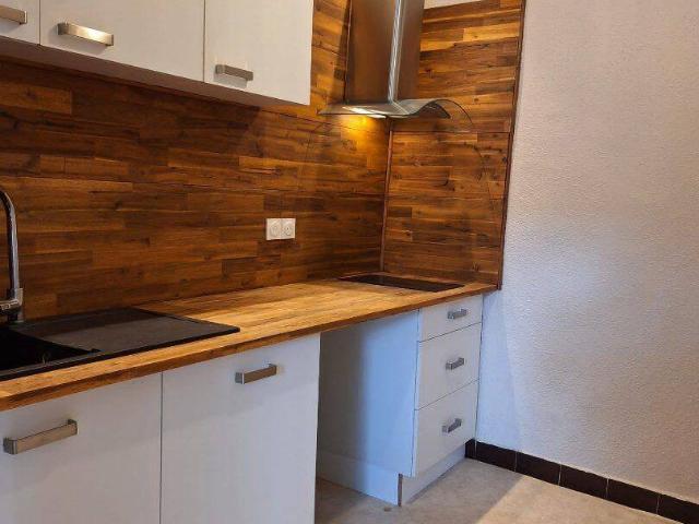 MONTAGNAC STUDIO DANS COEUR DE VILLE 398 euros CC