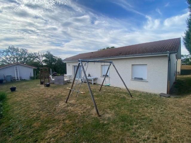 Montagnat A louer villa 3 chambres 1 bureau