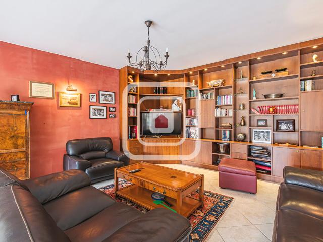 MONTAGNE DE REIMS MAISON DE TYPE 6 DE 192 M2 HABITABLE AVEC DEPENDANCES ET GARAGE