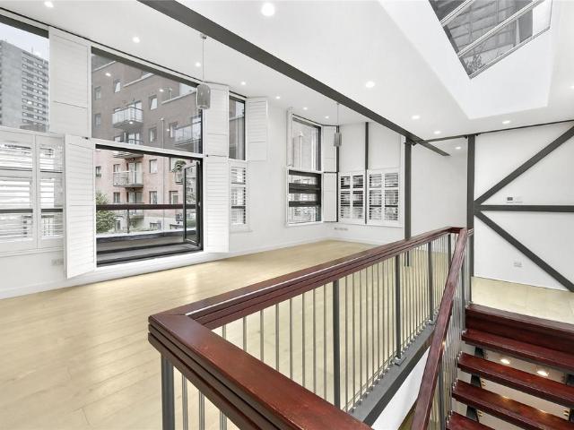 Montaigne Close, Westminster, London. 3 bed detached house to rent £5,500 pcm £1,269 pw