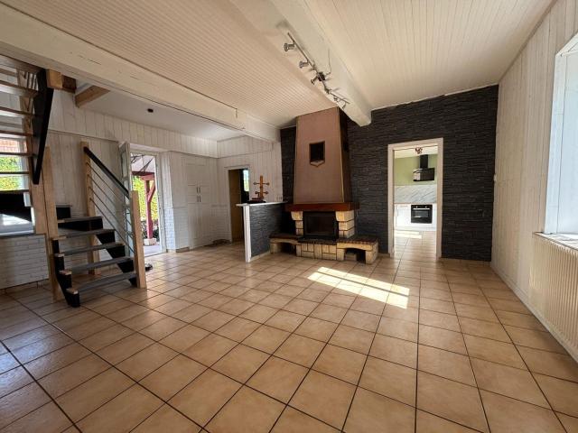 Montaigu le Blin Vente Maison 03