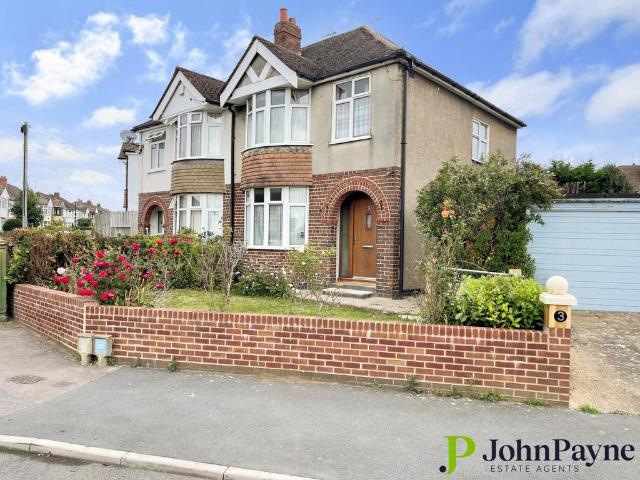 Montalt Road, Cheylesmore, Coventry, CV3 3 bed semi detached house to rent £1,300 pcm £300 pw