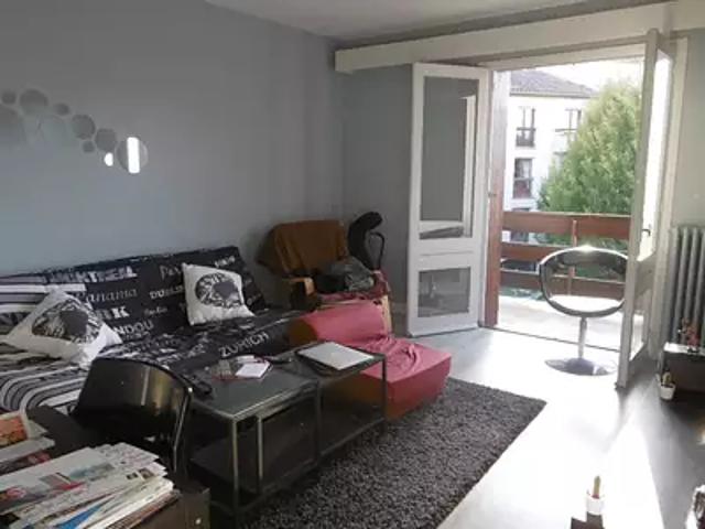 Montauban 82000 Location appartement 2 pièces t2 au dernier étage
