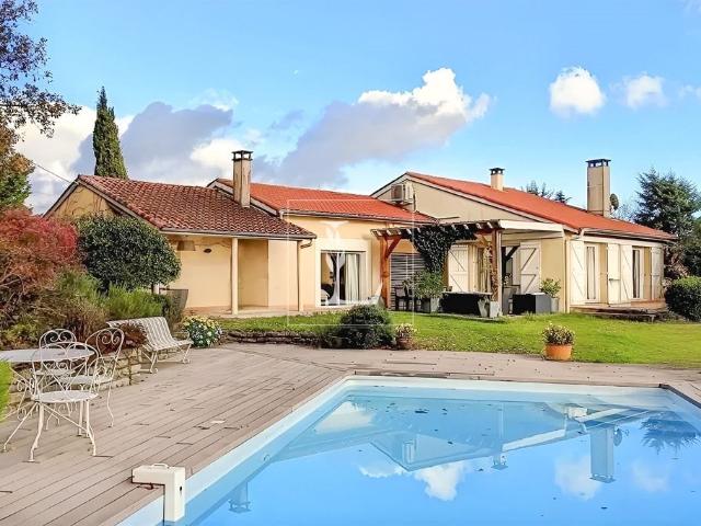 Montauban Saint Martial Maison 195M² Avec Vue Degagee Et Pis. 195m² Montauban
