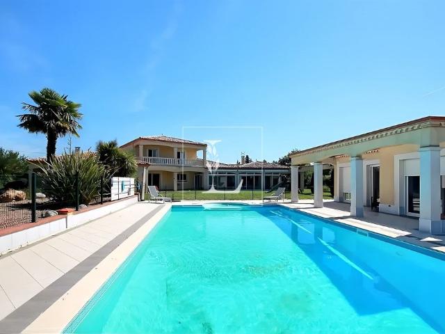 Montauban Secteur Est Prise Maison Avec Dependances 320m² Montauban