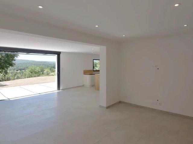 Montauroux – Appartement rénové de 115 m² avec terrasse, jar. 112m² Montauroux
