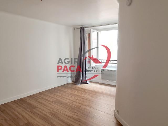 Montauroux, beau 2 pièces rénové avec grand garage pour stockage de 35 m², 636.97€ CC