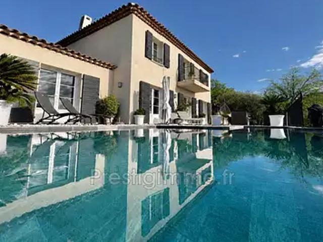 Montauroux 83440 Location maison 5 pièces t5 piscine parking