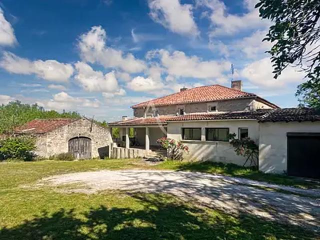 Montayral 47500 Achat / Vente maison 7 pièces t7 au dernier étage cave
