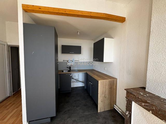 MONTBRISON Appartement T5 105 m2 en duplex