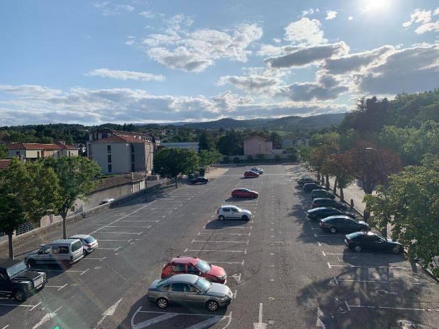 MONTBRISON Appartement T2 43.84 m² habitables sans vis à vi