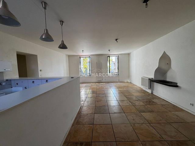 MONTBRISON Appartement type T4 108.79 M² habitables 1er é